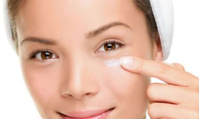 Як правильно наносити уходовую косметику: порядок нанесення + поради