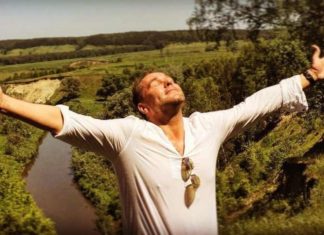 Максим Аверін згорів на роботі і додав клопоту гримерам.