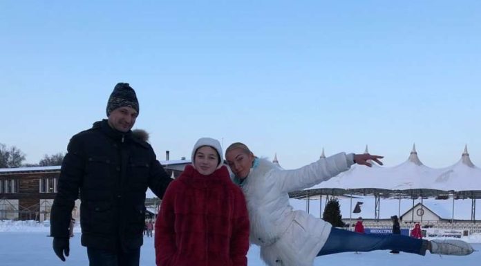 «До біса цих олігархів»: Анастасія Волочкова викликала майстра по інтернету і закохалася в нього.