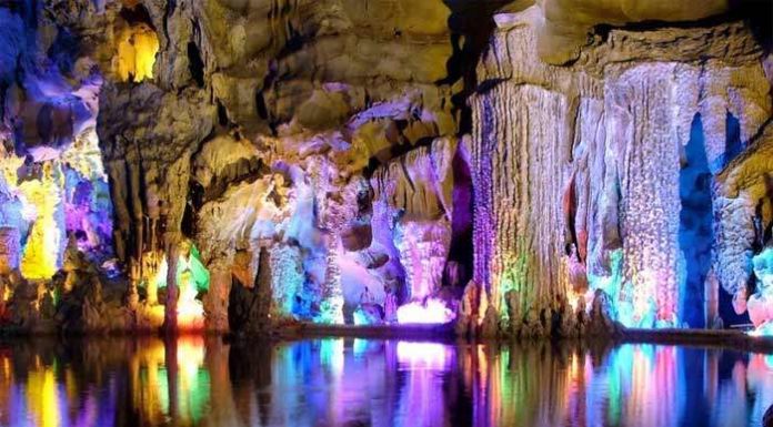 Печера Очеретяної флейти.