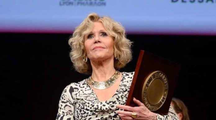 Майстер-клас: 80-річна Джейн Фонду показала, як слід носити леопардовий принт.