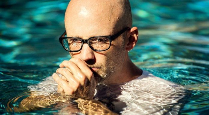 Мобі напише мемуари.