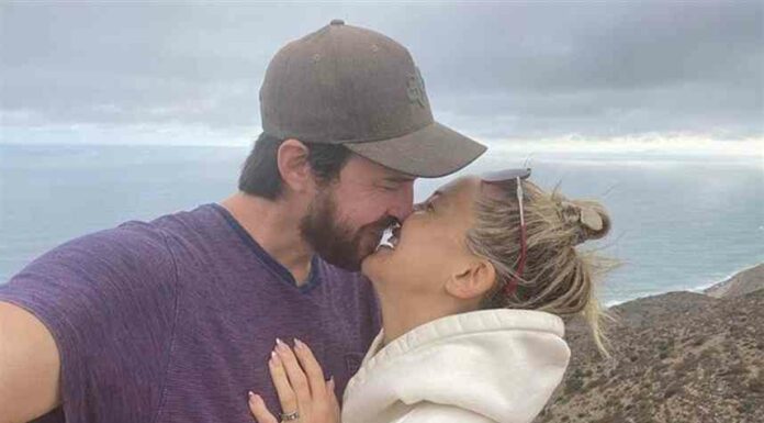 Голлівудські зірки, які побралися в 2021 році або в період локдауну