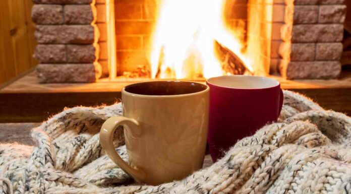 Лакооктябрь 2021: відтінки м’якого плюшевого пледа і гарячого какао