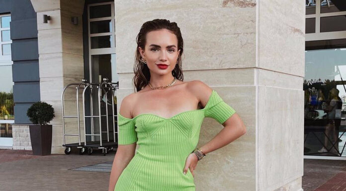 Фасон і тканина: як вибрати сукню невисоким дівчатам