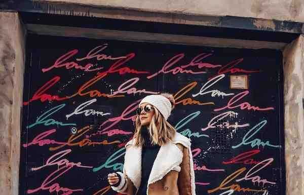 Жіночі дублянки 2021-2022: які в моді і з чим носити