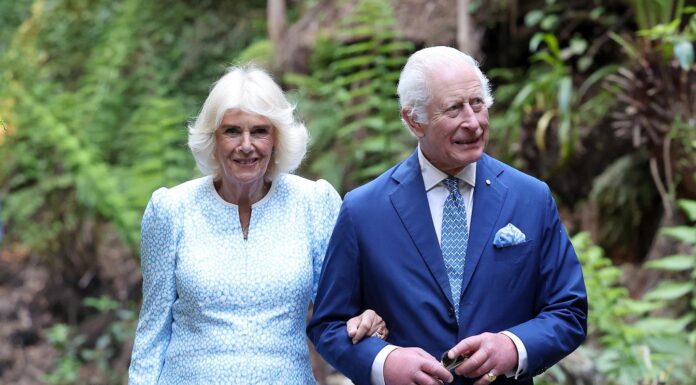 Тень Колониального Прошлого: Король Карл III Встречается с Бурей Недовольства в Австралии