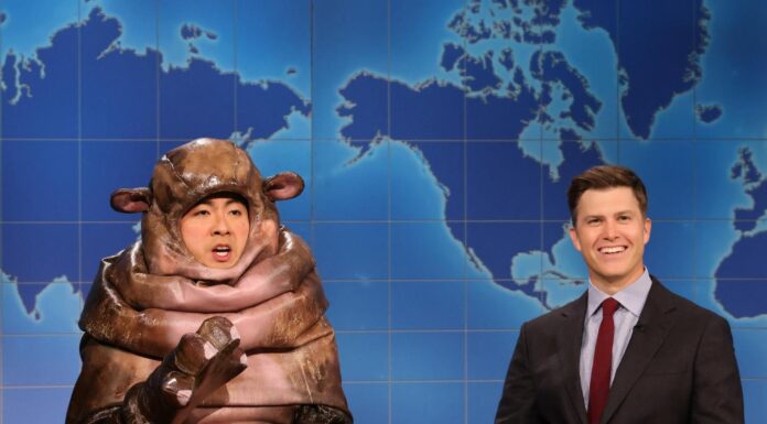 В Разгар Напряженности: Нежный Гимн Дружбе на сцене SNL