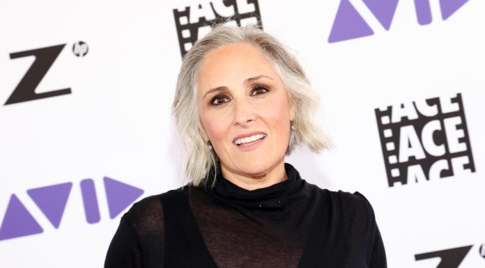 Рікі Лейк: сміливий вибір у 55 і впевненість у собі, яка не підвладна часу