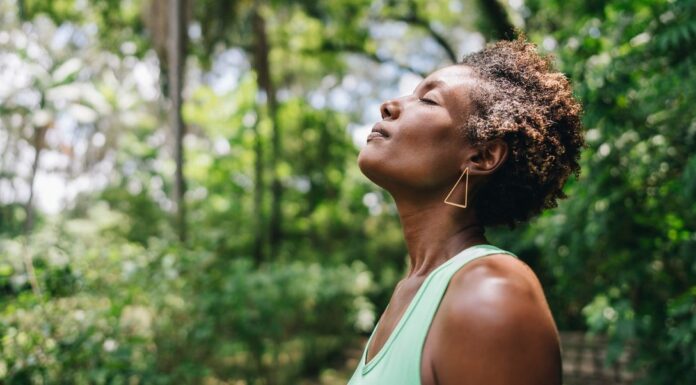 Нове дослідження Показало, що забруднення повітря прискорює розвиток хвороби Альцгеймера. Ось Що Ви Можете З Цим Зробити