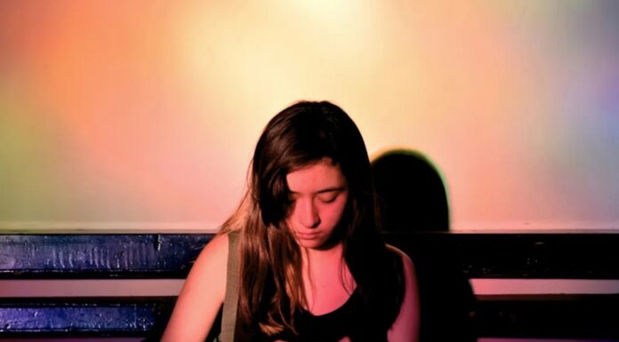 Підлітки спілкуються з Чат-Ботами зі штучним інтелектом у 10 разів частіше, ніж їхні друзі, і експерти пояснюють, чому це “особливо турбує’