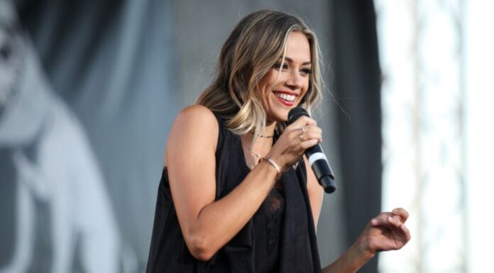 Стійкість усупереч скандалам: Яна Крамер святкує річницю весілля