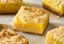 Тропічний акцент: Як приготувати лимонно-кокосові батончики з крихтою