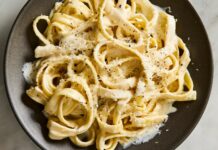 Die heimische Küche auf ein neues Niveau bringen: Warum die Alfredo-Sauce von Yo Mama ein Game-Changer für schnelle Abendessen ist