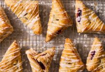 Вишневые turnovers в стиле пекарни: безотказный десерт на выходные