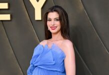 Енн Хетеуей називає третю дитину своїм «кидком в останній момент»
