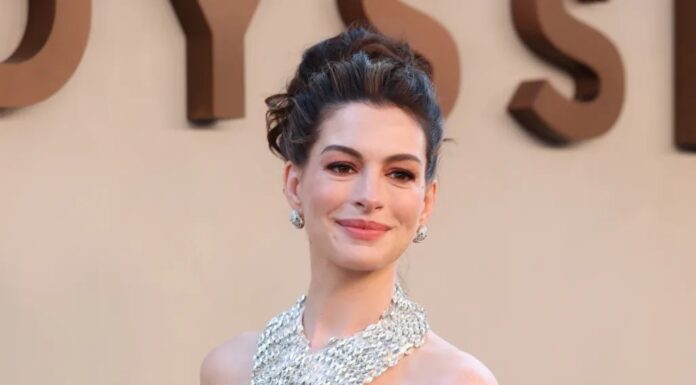 Por qué Princess Diaries 3 llega tarde: el embarazo de Anne Hathaway y los cambios en el guión